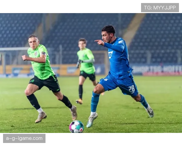 斯佩齐亚反击高效战术稳健，表现亮眼引关注