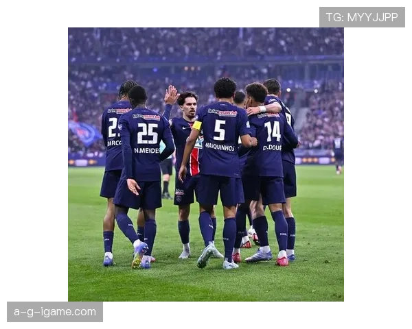 兰斯防线稳固表现亮眼，球队整体竞争力显著提升引关注