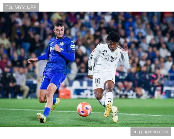 塞维利亚主场氛围火热，球迷助威成球队战绩提升关键