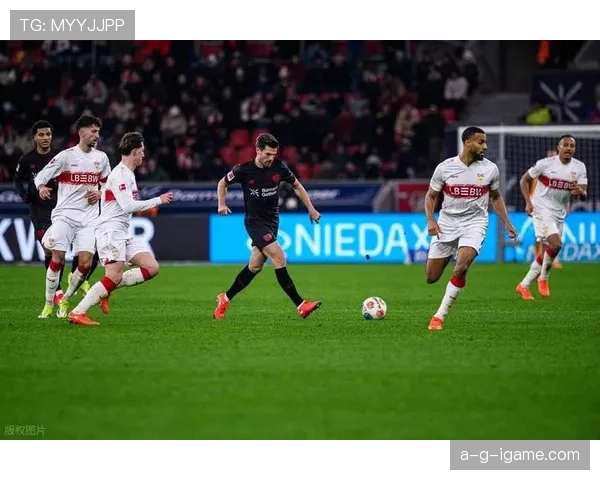 戴维斯德甲表现稳健,助球队斩获关键胜利 戴维斯德甲表现稳健,助球队斩获关键胜利